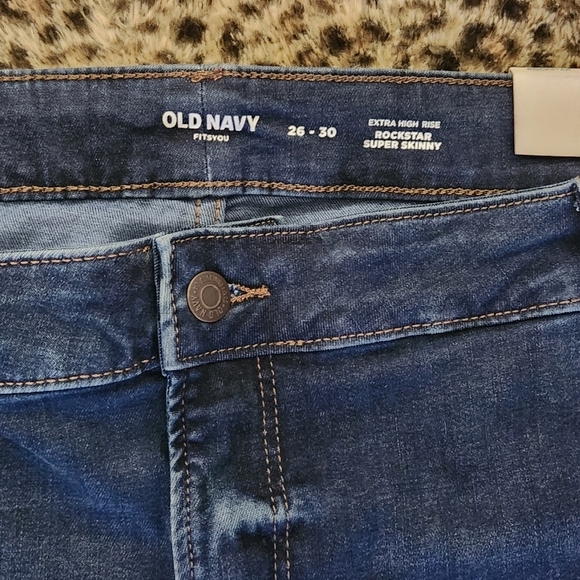 Old Navy Rockstar Super Skinny Jeans Size 26 NWT - Picture 4 of 5